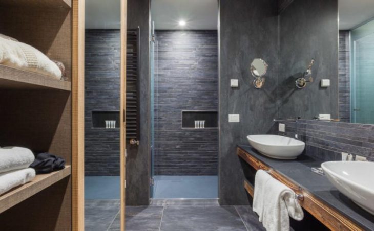 Excelsior Planet Hotel, Cervinia, Shower